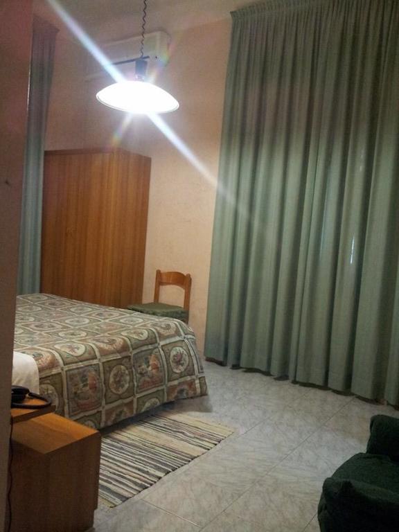 Hotel Acapulco Milaan Kamer foto