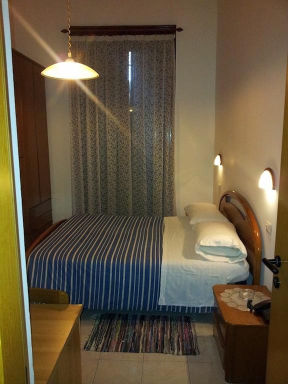 Hotel Acapulco Milaan Kamer foto